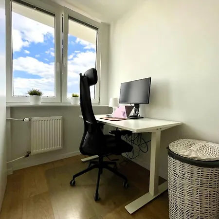 Piastowska 100 Przy Plazy *